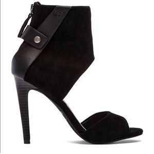 Joe’s Jeans Beau Heel - Stiletto Style in Black